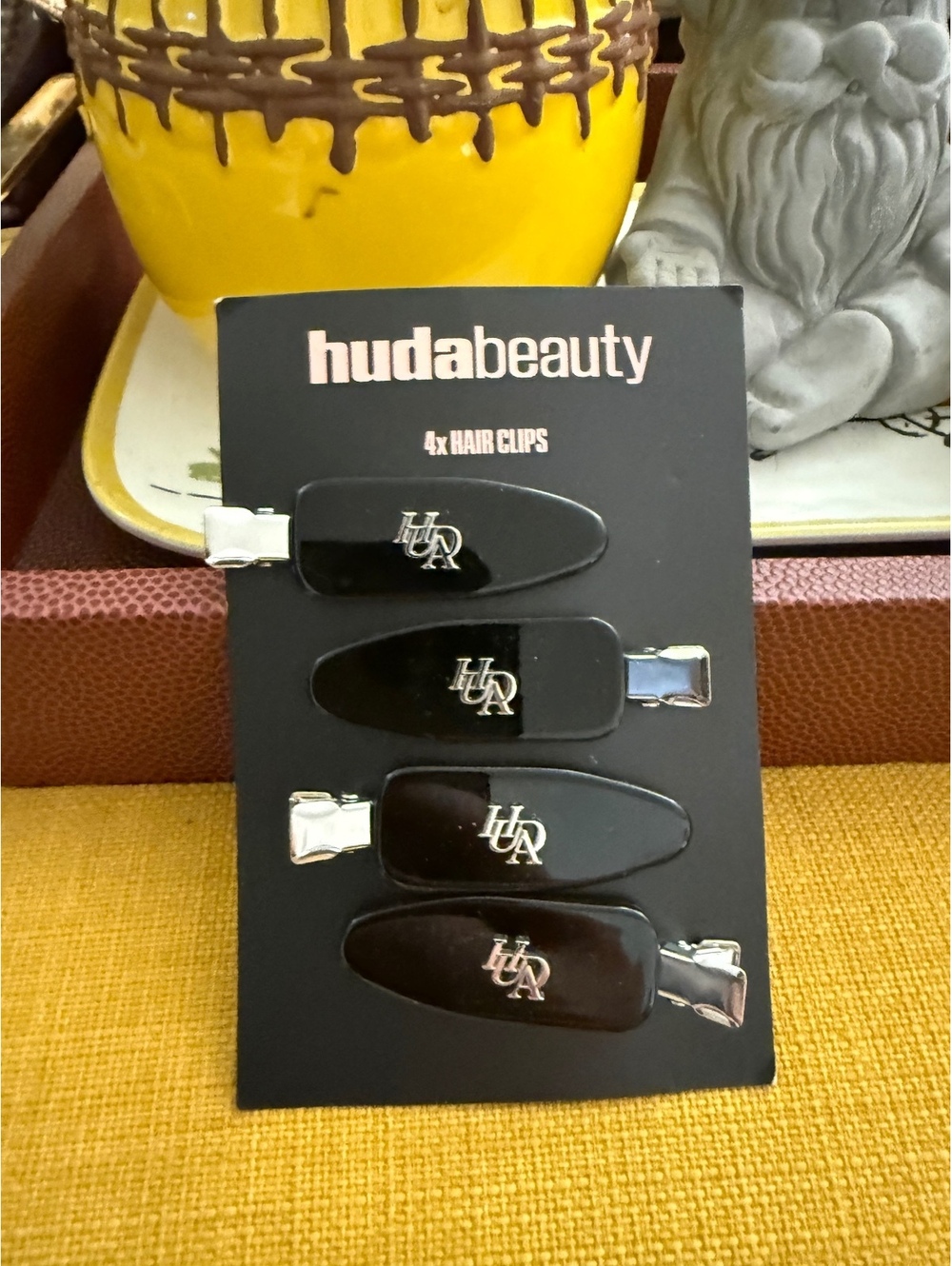 4 Huda beauty rare influencer set clips hair makeup